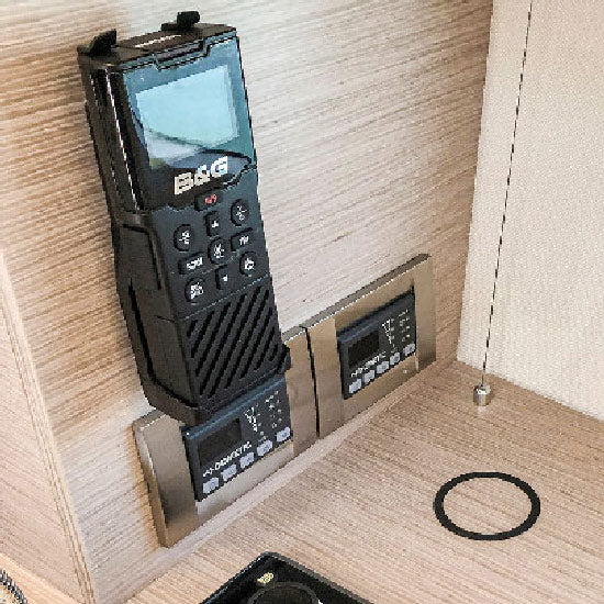 ROKK Hidden - trådløs 10W lader, vandtæt 12/24V - skjult