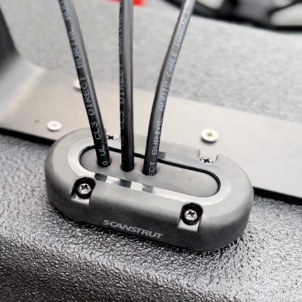 ScanStrut Dæksgennemføring til 4 x <15mm ledninger, sort
